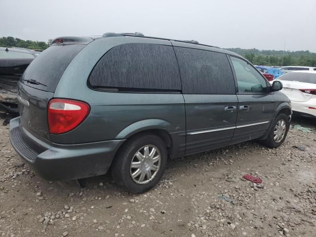 2004 Chrysler Town & Country Limited