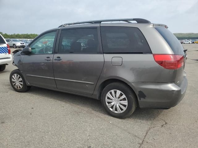 2004 Toyota Sienna CE