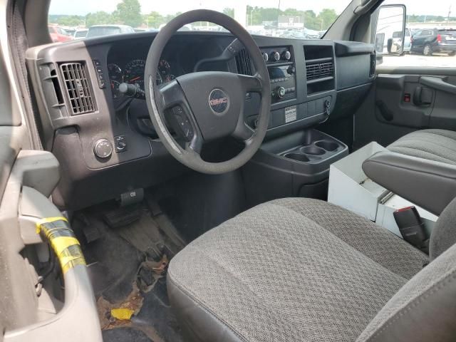 2011 GMC Savana Cutaway G3500