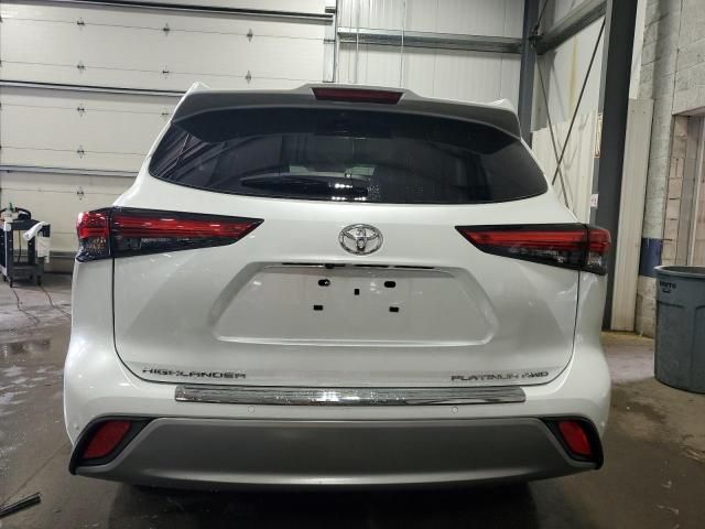 2022 Toyota Highlander Platinum