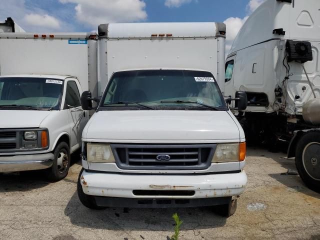 2005 Ford Econoline E350 Super Duty Cutaway Van