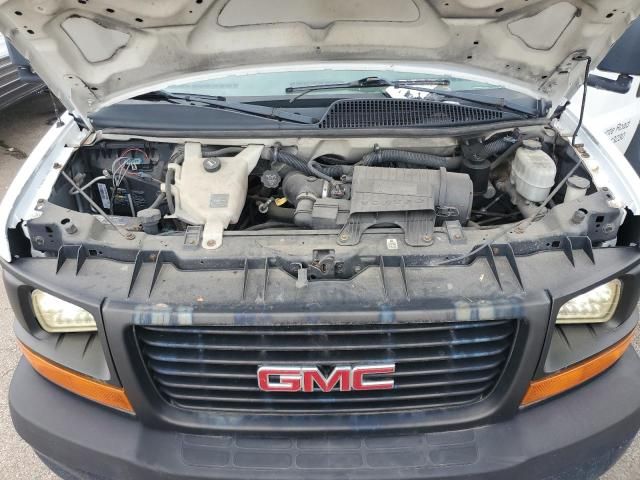 2011 GMC Savana Cutaway G3500