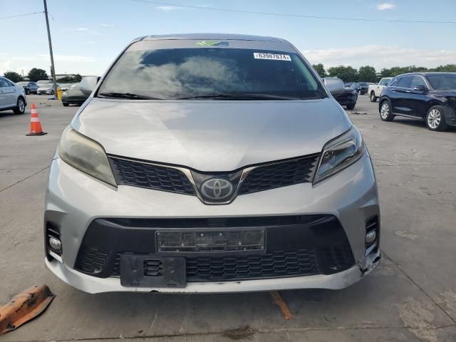 2018 Toyota Sienna SE