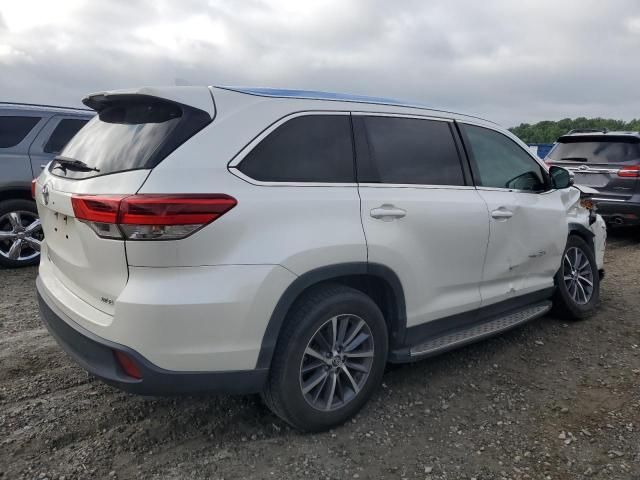 2019 Toyota Highlander SE