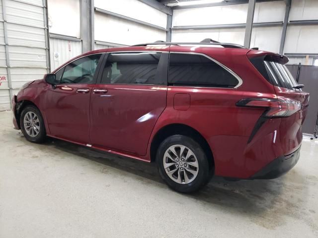 2021 Toyota Sienna XLE