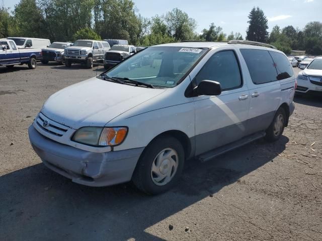 2002 Toyota Sienna LE