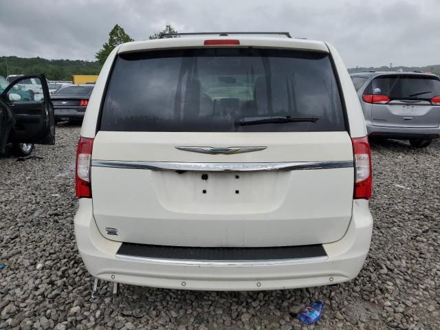 2011 Chrysler Town & Country Touring L