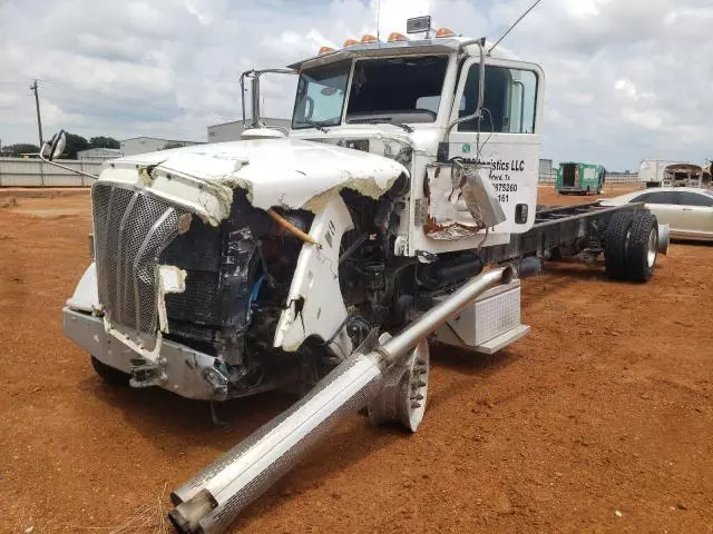 2011 Peterbilt 367