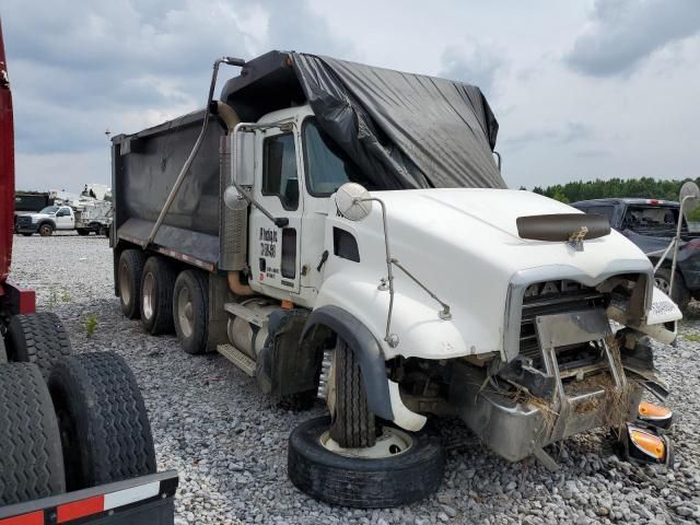 2007 Mack 700 CV700