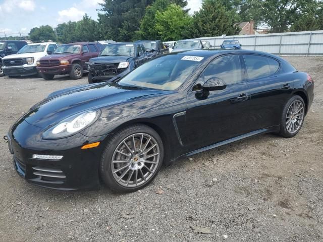 2016 Porsche Panamera 2