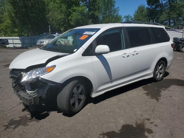 2020 Toyota Sienna LE