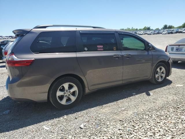 2015 Toyota Sienna LE