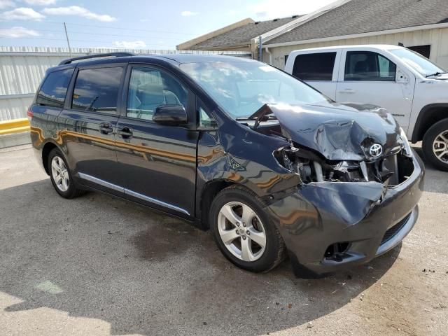 2013 Toyota Sienna LE