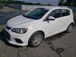 Carros salvage sin ofertas aún a la venta en subasta: 2017 Chevrolet Sonic