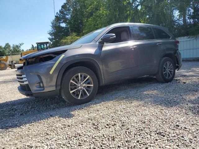 2017 Toyota Highlander SE