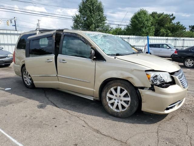 2012 Chrysler Town & Country Touring L