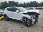 2022 Volvo XC40 T5 Momentum