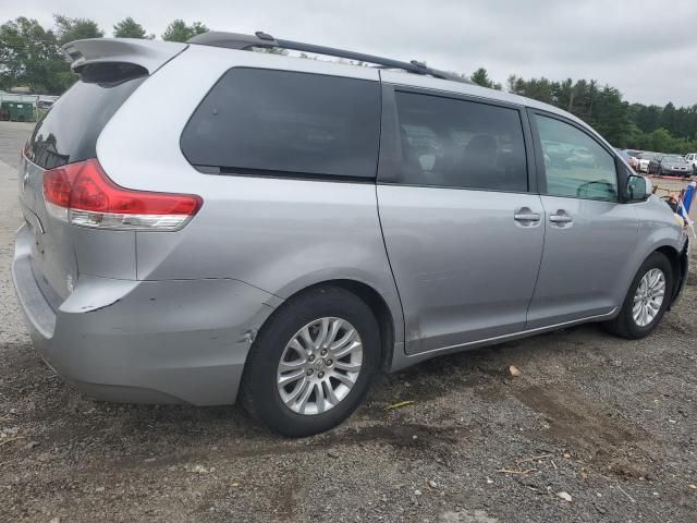 2011 Toyota Sienna XLE