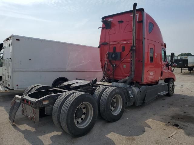 2015 Freightliner Cascadia 125