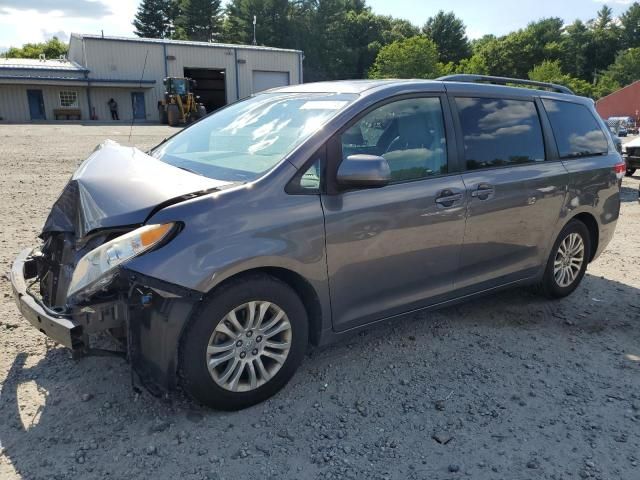 2011 Toyota Sienna XLE