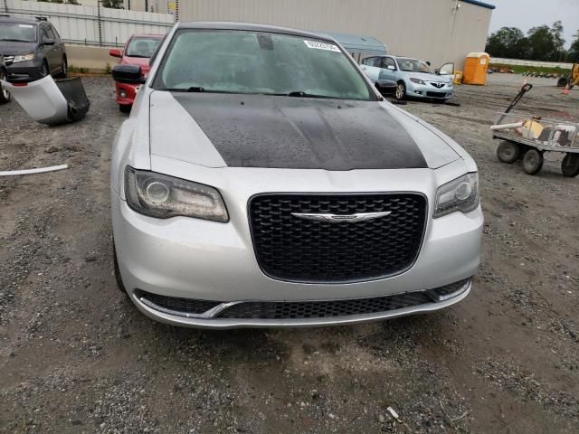 2019 Chrysler 300 Touring