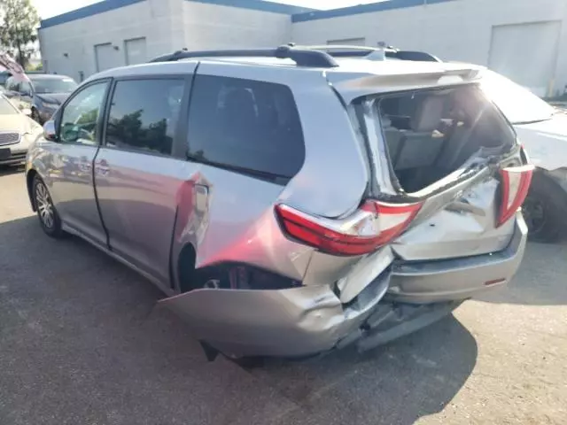 2018 Toyota Sienna XLE