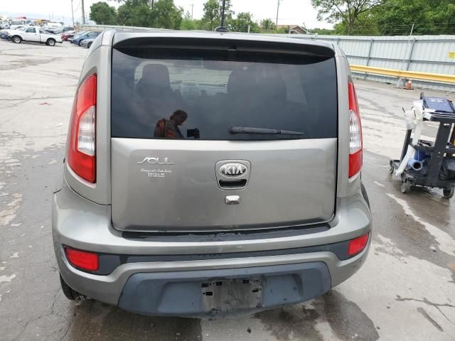 2013 KIA Soul +