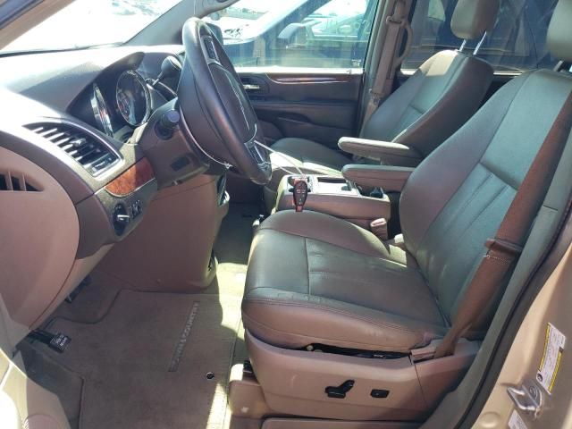 2013 Chrysler Town & Country Touring