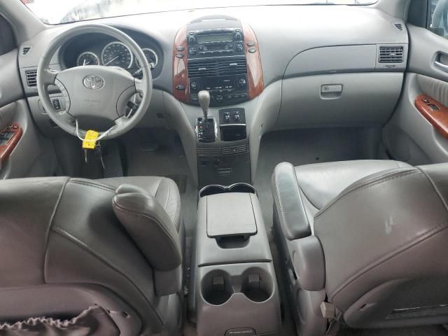 2004 Toyota Sienna XLE