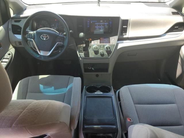 2015 Toyota Sienna LE