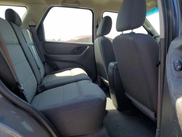 2005 Ford Escape XLS