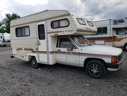 Salvage cars for sale from Copart Columbia Station, OH: 1985 Toyota Pickup Commercial / Camper RN55