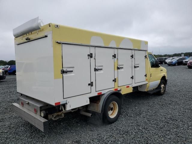 2017 Ford Econoline E450 Super Duty Cutaway Van