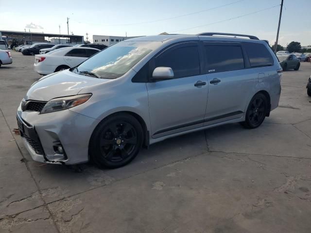 2018 Toyota Sienna SE