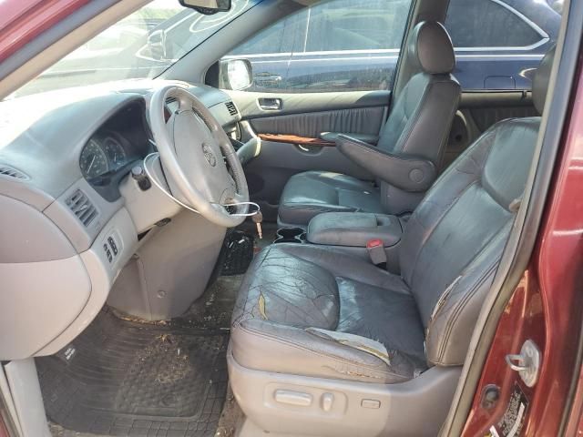 2005 Toyota Sienna XLE