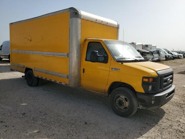 2016 Ford Econoline E350 Super Duty Cutaway Van