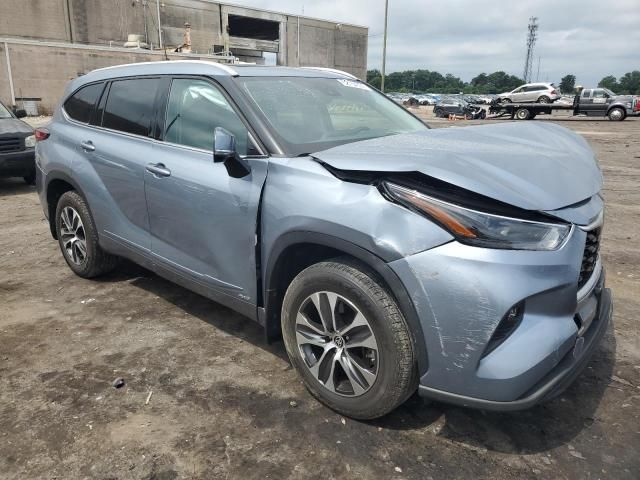 2022 Toyota Highlander Hybrid XLE