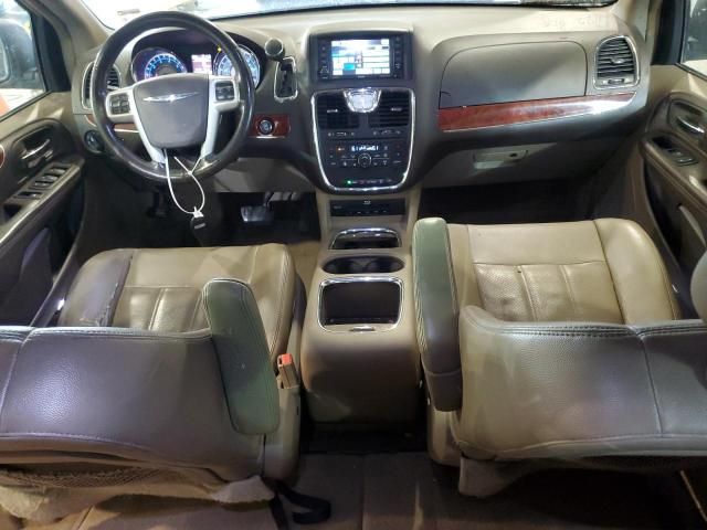 2014 Chrysler Town & Country Touring L