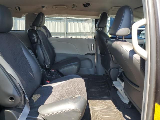 2011 Toyota Sienna Sport