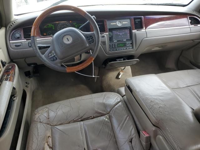 2004 Lincoln Town Car Ultimate