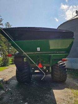 Salvage trucks for sale at Des Moines, IA auction: 2024 Uoeh Brent V1300 Grain Cart