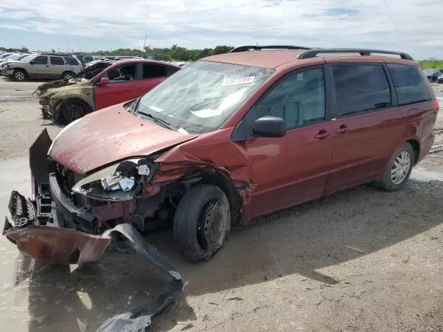 2010 Toyota Sienna CE