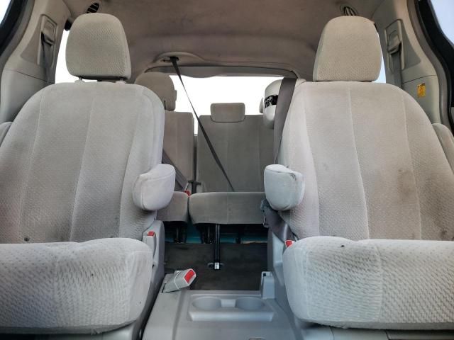 2011 Toyota Sienna LE