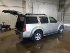 2005 Nissan Pathfinder LE