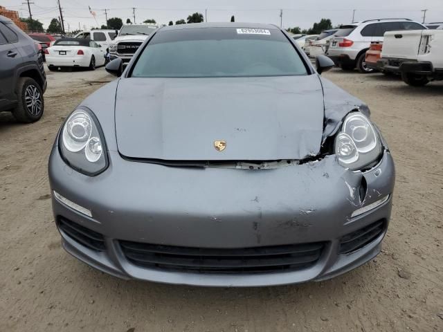 2016 Porsche Panamera S