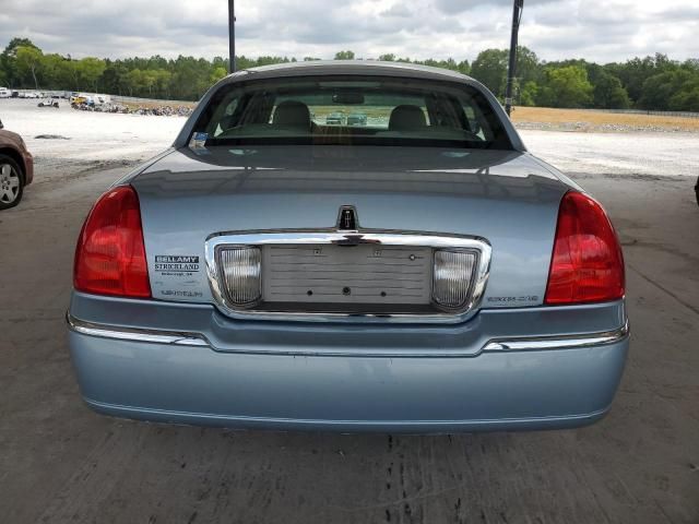 2010 Lincoln Town Car Signature Limited