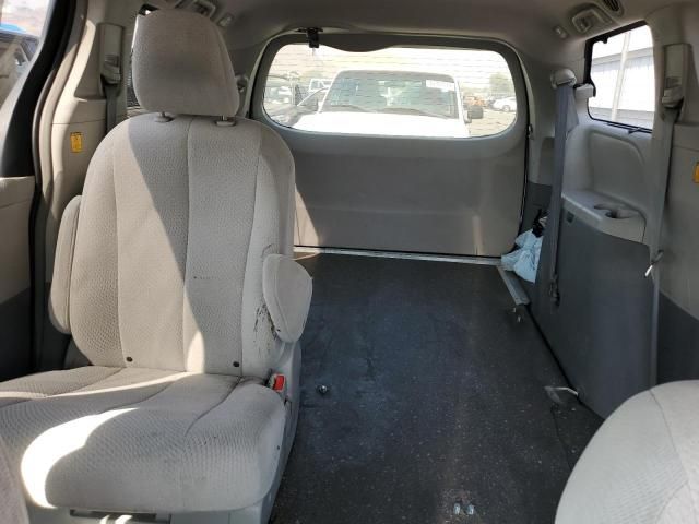 2012 Toyota Sienna LE