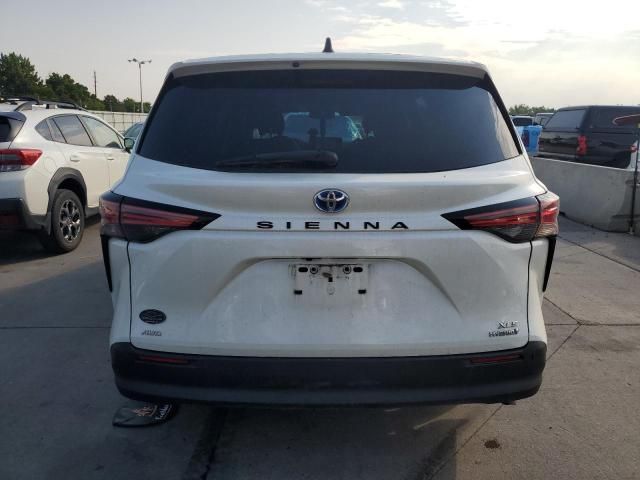 2021 Toyota Sienna XLE