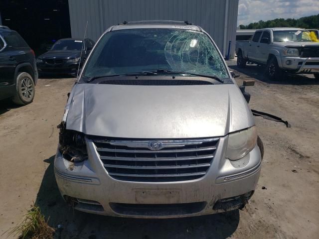 2005 Chrysler Town & Country Limited