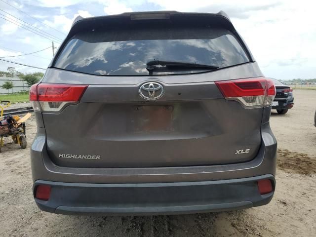 2017 Toyota Highlander SE